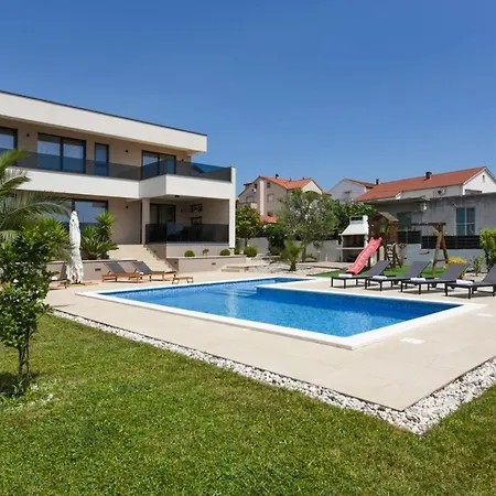 Sunlight Zadarvillas Vila *