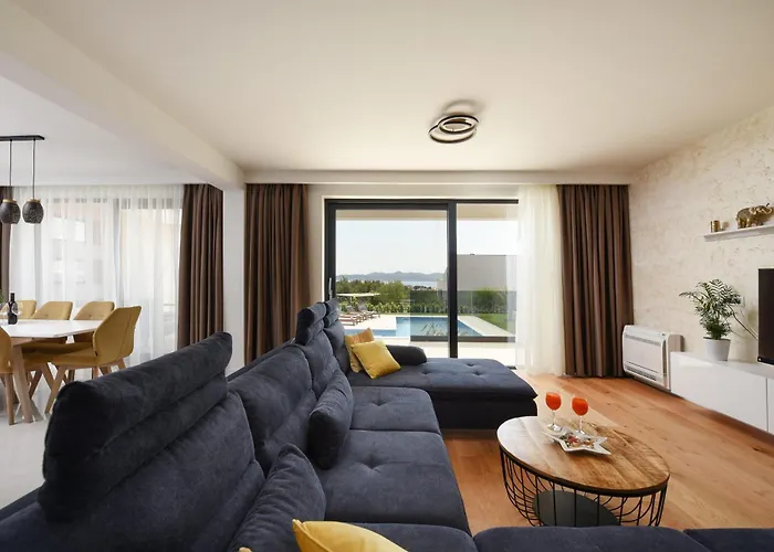 别墅 Sunlight Zadarvillas *